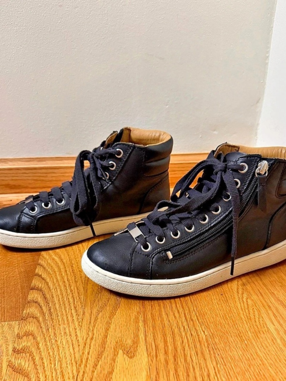 UGG "Olive" Women's High-Top Sneakers Size 8